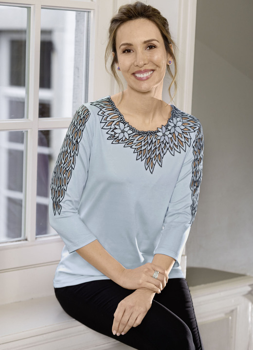 34-Arm - Shirt mit aufwendig bestücktem Tüll in 3 Farben 34-Arm - Shirt mit aufwendig bestücktem Tüll in 3 Farben, in Größe 036 bis 052, in Farbe BLEU