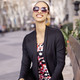 Langarm - Shirt in abgerunderter Jackenoptik  – Farbe SCHWARZ-ROT-ROSÉ – Ansicht 2 Langarm - Shirt in abgerunderter Jackenoptik , in Größe 036 bis 054, in Farbe SCHWARZ-ROT-ROSÉ – Farbe SCHWARZ-ROT-ROSÉ – Ansicht 2