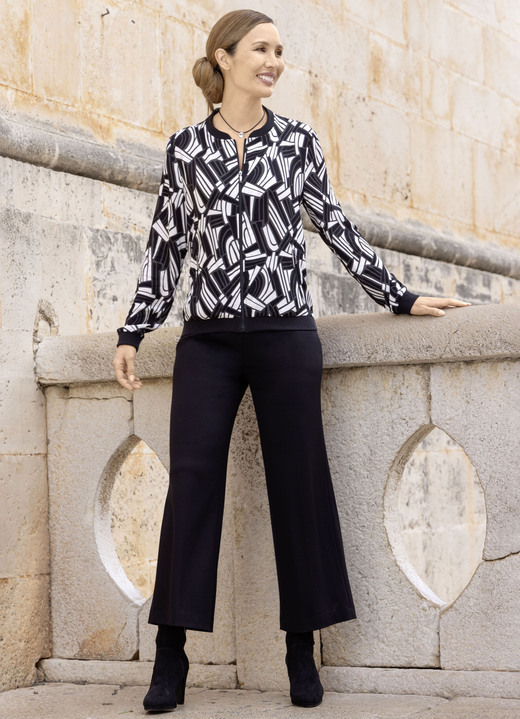 Hosen mit Knopf- und Reißverschluss - Knöchellange Hose mit weitem Bein , in Größe 018 bis 052, in Farbe ROT Ansicht 16