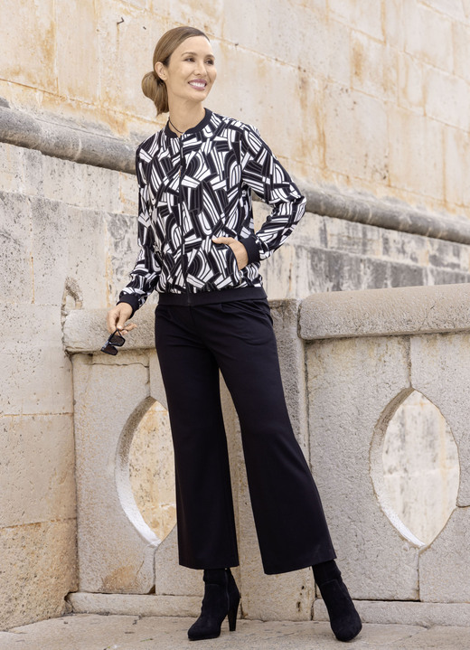 Blusen - Blusenjacke mit schwarzen Rippenbündchen, in Größe 036 bis 052, in Farbe SCHWARZ-WEISS-GRAU Ansicht 2