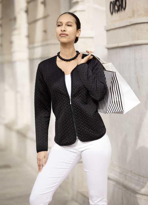 Damenmode - Blusenjacke mit Reißverschlussleiste, in Größe 036 bis 052, in Farbe SCHWARZ Ansicht 1