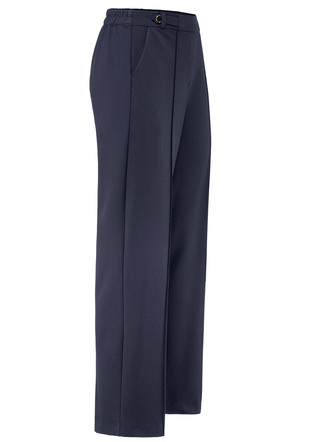 Hose in modischer Weite