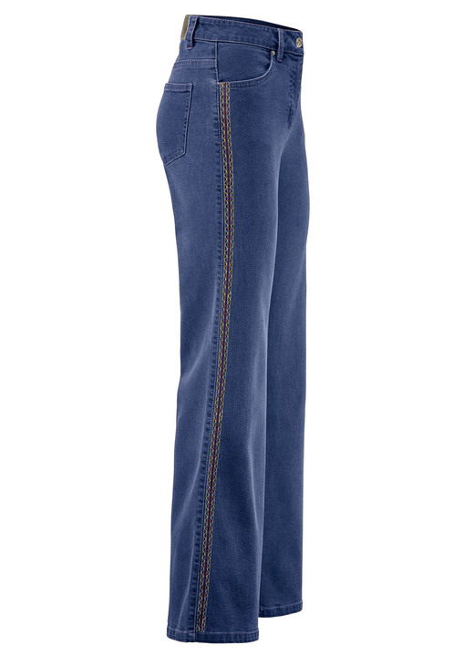 Hosen mit Knopf- und Reißverschluss - Jeans mit Ziersteppungen im Ethno-Stil, in Größe 017 bis 050, in Farbe JEANSBLAU Ansicht 1