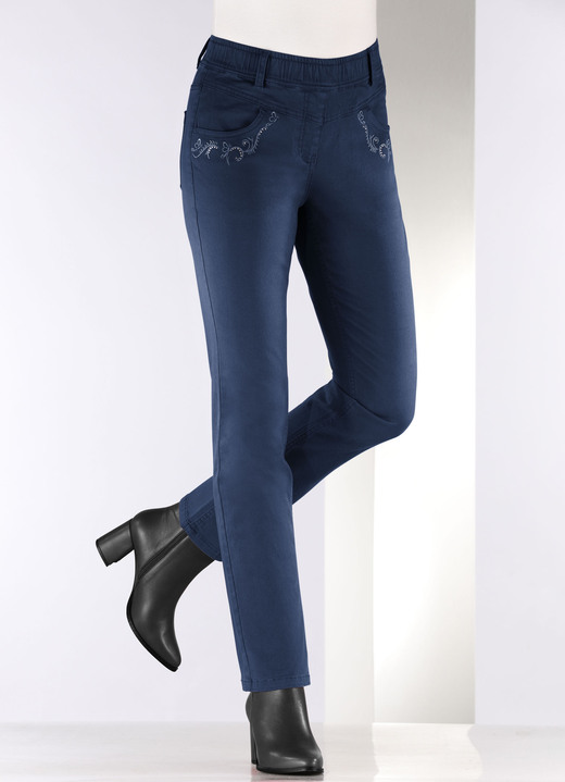 Hosen in Schlupfform - Hose mit funkelnden Glitzersteinchen, in Größe 018 bis 052, in Farbe JEANSBLAU Ansicht 19