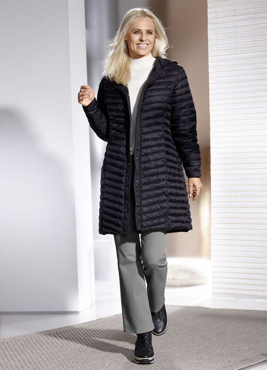 Lang - Kurzmantel mit praktischem Beutel, in Größe 036 bis 052, in Farbe SCHWARZ Ansicht 2