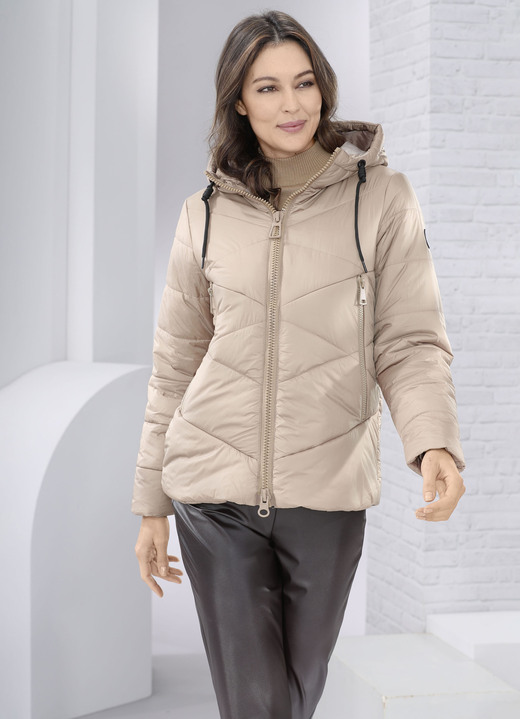 Winterjacken - Jacke mit fester Kapuze, in Größe 036 bis 052, in Farbe GOLDBEIGE Ansicht 1