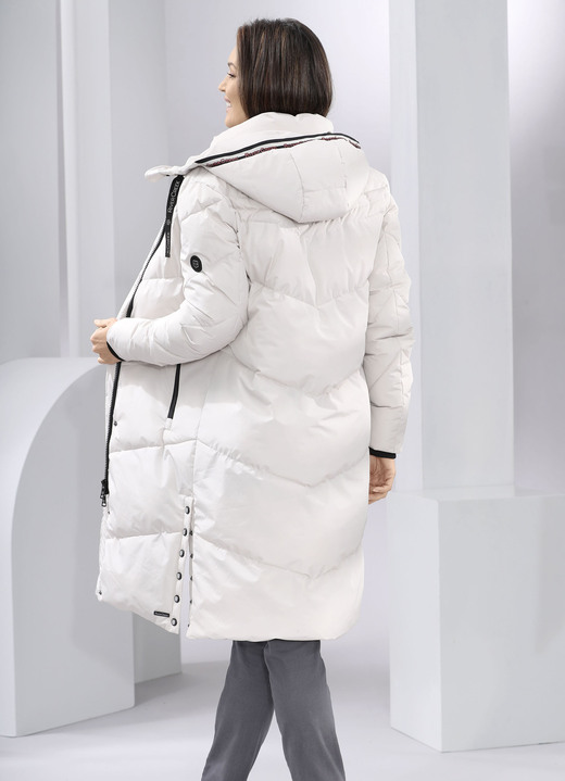 Wintermäntel - Mantel mit fester Kapuze, in Größe 036 bis 050, in Farbe BEIGE Ansicht 2