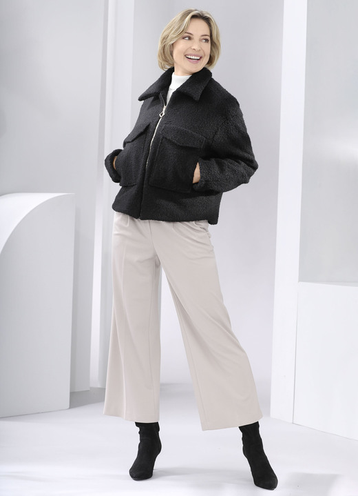 Winterjacken - Kurzjacke aus feinem Bouclé, in Größe 034 bis 050, in Farbe SCHWARZ Ansicht 2