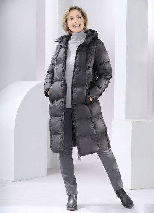 Lang - Funktionsmantel mit fester Kapuze, in Größe 034 bis 050, in Farbe SCHWARZ Ansicht 3