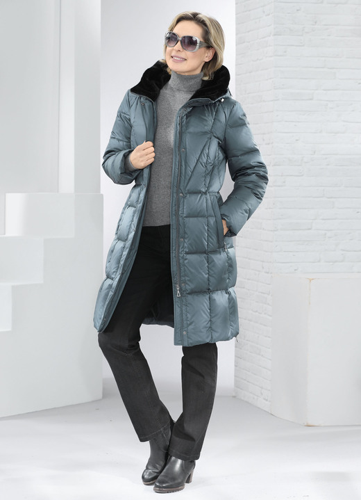 Daunenmäntel - Daunen-Kurzmantel mit fester Kapuze, in Größe 036 bis 054, in Farbe SCHWARZ Ansicht 5