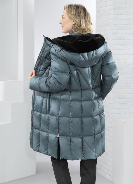 Daunenmäntel - Daunen-Kurzmantel mit fester Kapuze, in Größe 036 bis 054, in Farbe SCHWARZ Ansicht 4