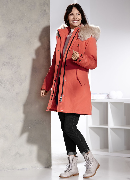 Wintermäntel - Kurzmantel mit größenverstellbarer Kapuze, in Größe L bis XL, in Farbe KORALLE Ansicht 3