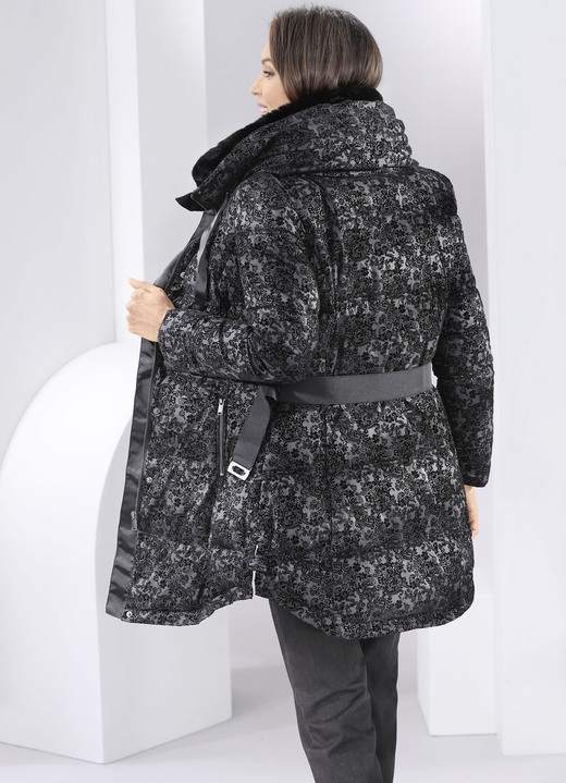 Winterjacken - Jacke mit Gürtel, in Größe 034 bis 052, in Farbe SCHWARZ Ansicht 2