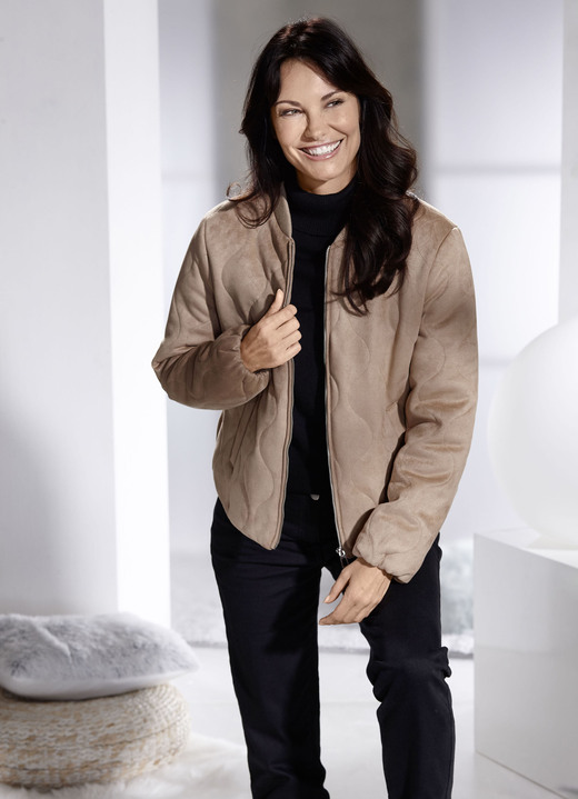 Winterjacken - Kurzjacke aus Veloursleder-Imitat Winterjacken - Kurzjacke aus Veloursleder-Imitat, in Größe 034 bis 050, in Farbe CAMEL