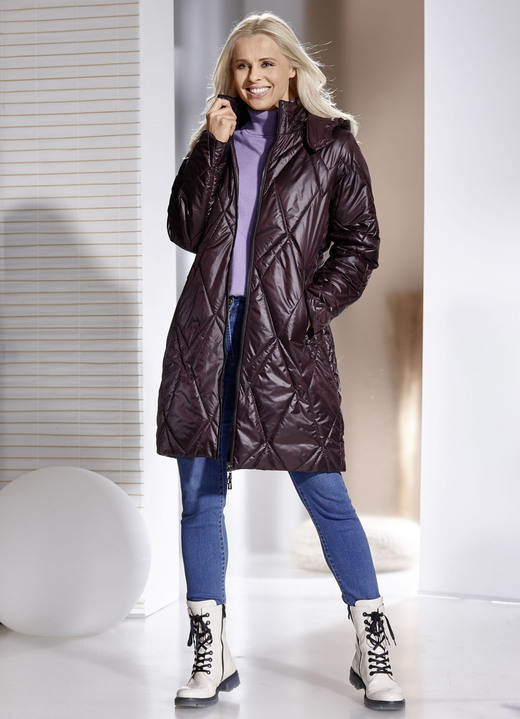 Wintermäntel - Kurzmantel mit 2-Wege-Reißverschluss, in Größe 038 bis 054, in Farbe BROMBEERE Ansicht 2