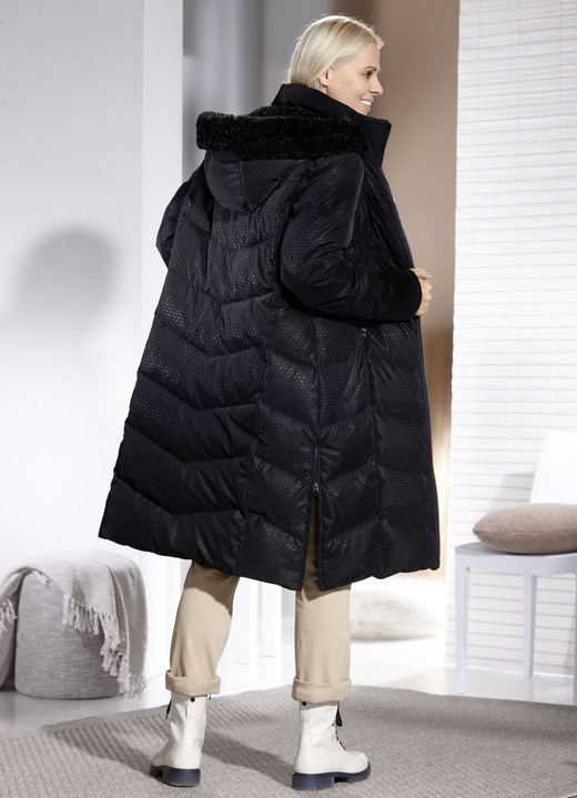 Lang - Funktionsmantel im Puffer-Style Ansicht 2 Lang - Funktionsmantel im Puffer-Style, in Größe 034 bis 052, in Farbe SCHWARZ Ansicht 2