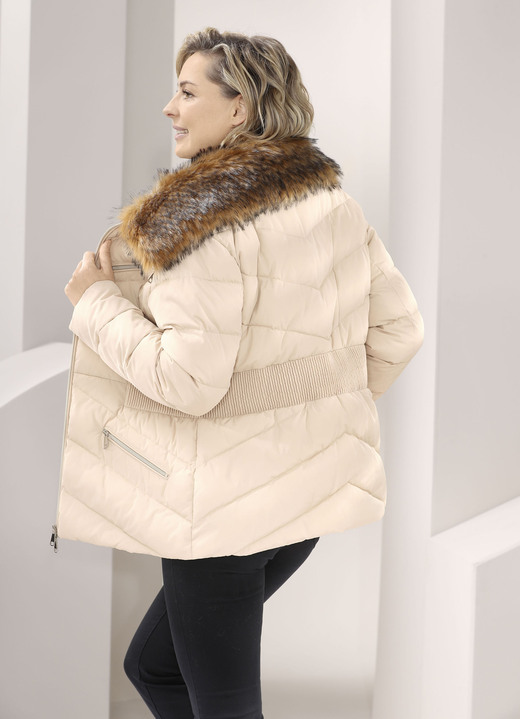 Winterjacken - Jacke mit abnehmbarem Kunstpelz-Besatz am Kragen, in Größe 034 bis 052, in Farbe ECRU Ansicht 5