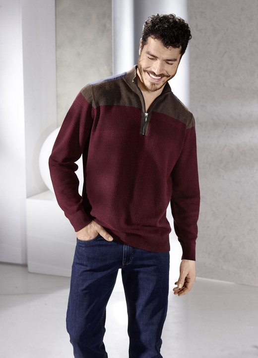 Gemustert - Stehkragenpullover mit Strukturmix Ansicht 2 Gemustert - Stehkragenpullover mit Strukturmix, in Größe 046 bis 062, in Farbe WEINROT-BRAUN MELIERT Ansicht 2