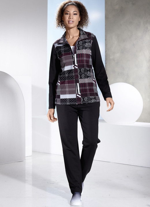 Freizeitanzüge - Freizeitanzug mit Seitentaschen, in Größe 019 bis 052, in Farbe SCHWARZ-BEERE Ansicht 3