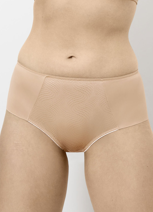 Damenmode - Triumph Slip mit Jacquardeinsatz im Vorderteil, in Größe 036 bis 048, in Farbe PUDER Ansicht 1