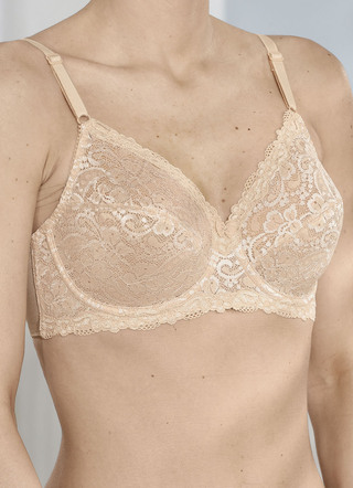 Triumph-Compliment Bügel-BH mit hübscher Spitze
