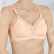 Soft-BH - Triumph Triaction Wellness Sport-BH für leichte Beanspruchung – Farbe PUDER – Ansicht 2 Soft-BH - Triumph Triaction Wellness Sport-BH für leichte Beanspruchung, in Größe 075 bis 095, in Cup D, in Farbe WEISS – Farbe PUDER – Ansicht 2