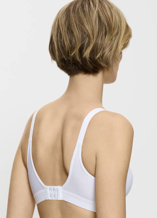 Soft-BH - Triumph Triaction Wellness Sport-BH für leichte Beanspruchung Ansicht 2 Soft-BH - Triumph Triaction Wellness Sport-BH für leichte Beanspruchung, in Größe 075 bis 095, in Cup D, in Farbe WEISS Ansicht 2