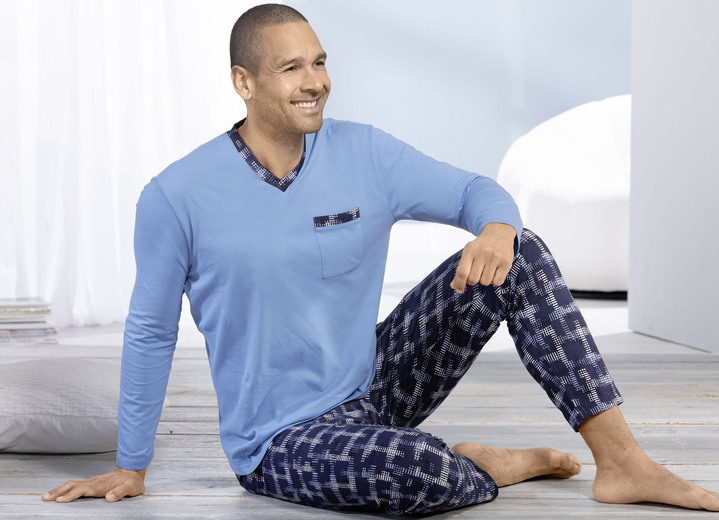 Schlafanzüge - Schlafanzug mit V-Ausschnitt und offenen Abschlüssen , in Größe 046 bis 062, in Farbe HELLBLAU-MARINE-BUNT Ansicht 2