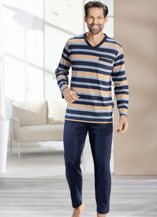 Schlafanzüge - Zweierpack Schlafanzüge mit V-Ausschnitt und offenen Abschlüssen, in Größe 046 bis 062, in Farbe 1X GRAFIT-GRÜN-BUNT, 1X MARINE-COGNAC-BUNT Ansicht 4