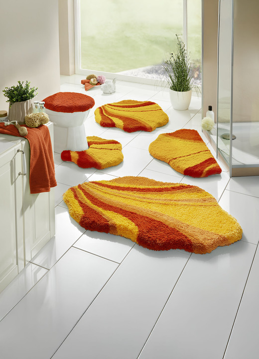 Badgarnituren - Tolle Badgarnitur in barfußweicher Qualität, in Größe 100 (Vorleger halbrund, 50/ 80 cm) bis 112 (WC-Deckelbezug, 47/ 50 cm), in Farbe TERRA Ansicht 2