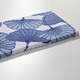 Badgarnituren - Badgarnitur mit Ginkgoblätter-Motiv, in Größe 100 (Vorleger halbrund, 50/ 80 cm) bis 112 (WC-Deckelbezug, 47/ 50 cm), in Farbe CAPPUCCINO – Farbe BLAU – Ansicht 3