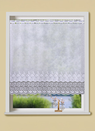 Kleinfenster-Store mit gebogtem Macramé-Abschluss