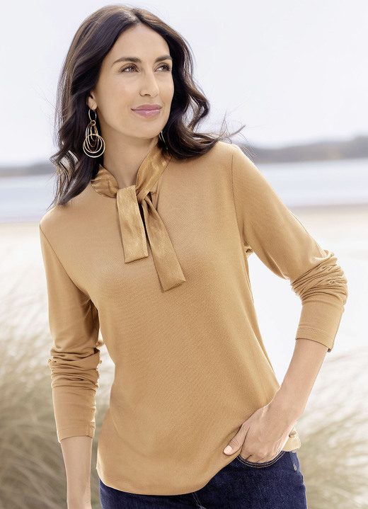 Langarm - Shirt mit Satinschleife Langarm - Shirt mit Satinschleife, in Größe 036 bis 052, in Farbe CAMEL