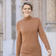 Langarm - Shirt mit modischem Halsausschnitt in 2 Farben – Farbe CAMEL Langarm - Shirt mit modischem Halsausschnitt in 2 Farben, in Größe 036 bis 052, in Farbe TÜRKIS