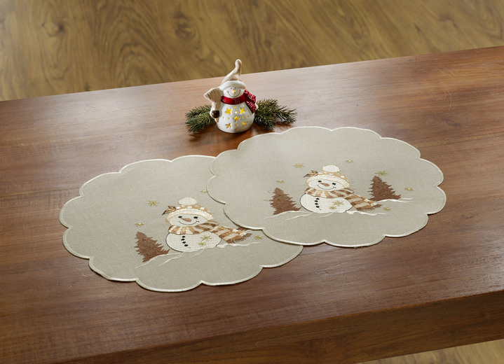 Tischdecken - Bestickte Tisch- und Raumdekoration, in Größe 101 (Deckchen, 35x 50 cm) bis 404 (Kissenbezug, 40x 40 cm), in Farbe HELLBRAUN-BUNT Ansicht 7