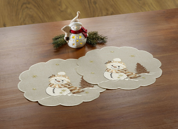 Tischdecken - Bestickte Tisch- und Raumdekoration, in Größe 101 (Deckchen, 35x 50 cm) bis 404 (Kissenbezug, 40x 40 cm), in Farbe HELLBRAUN-BUNT Ansicht 6