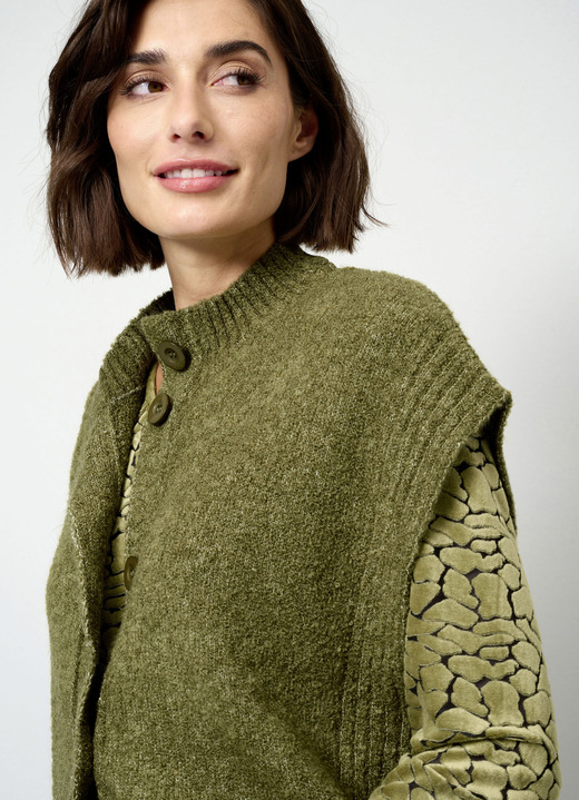 Basics - Strickweste aus Bouclé-Melangegarn, in Größe 038 bis 052, in Farbe MOOSGRÜN Ansicht 2