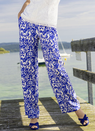 Hose in weiter, gerader Form