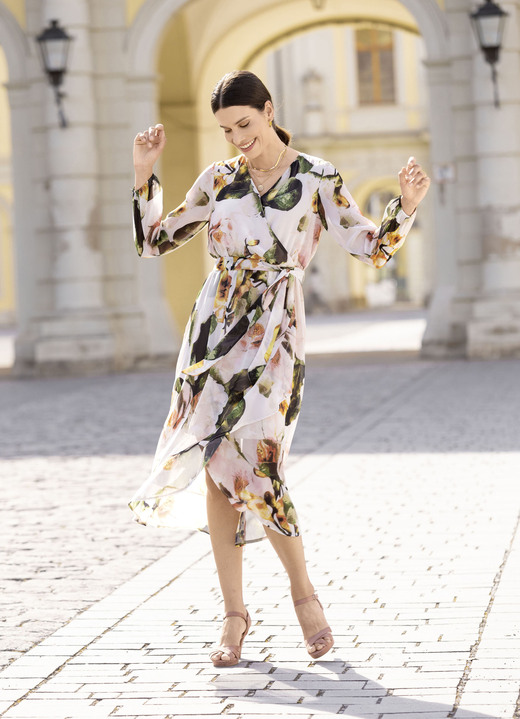 laurakent - Kleid mit Bindegürtel, in Größe 038 bis 048, in Farbe ECRU-ROSÉ-OLIV-BUNT Ansicht 1