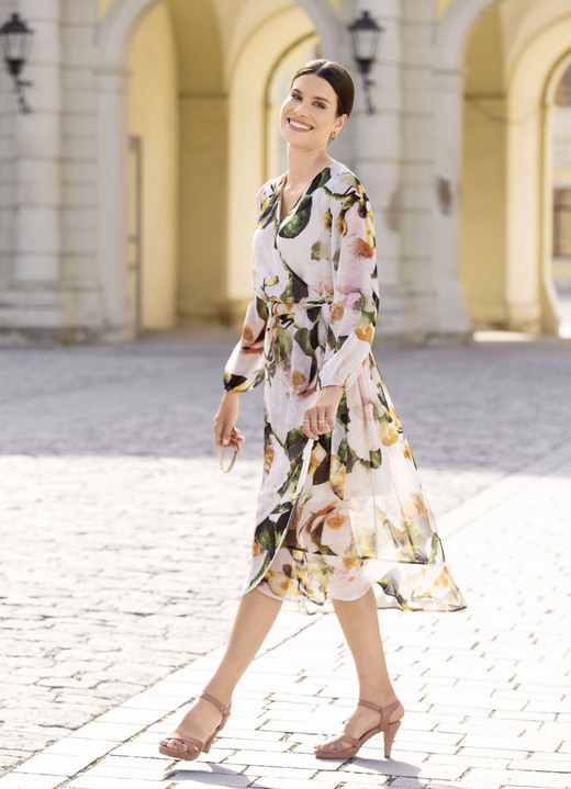 laurakent - Kleid mit Bindegürtel, in Größe 038 bis 048, in Farbe ECRU-ROSÉ-OLIV-BUNT Ansicht 5