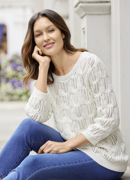 Basics - Pullover mit dezentem Paillettengarn, in Größe 036 bis 052, in Farbe ECRU Ansicht 2