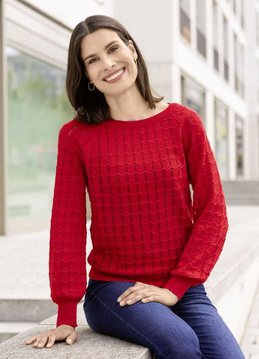 Basics - Pullover mit Raglanärmeln in leichter Ballonform, in Größe 036 bis 052, in Farbe ROT Ansicht 3