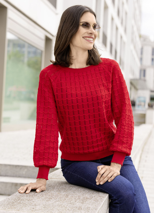 Basics - Pullover mit Raglanärmeln in leichter Ballonform, in Größe 036 bis 052, in Farbe ROT Ansicht 4