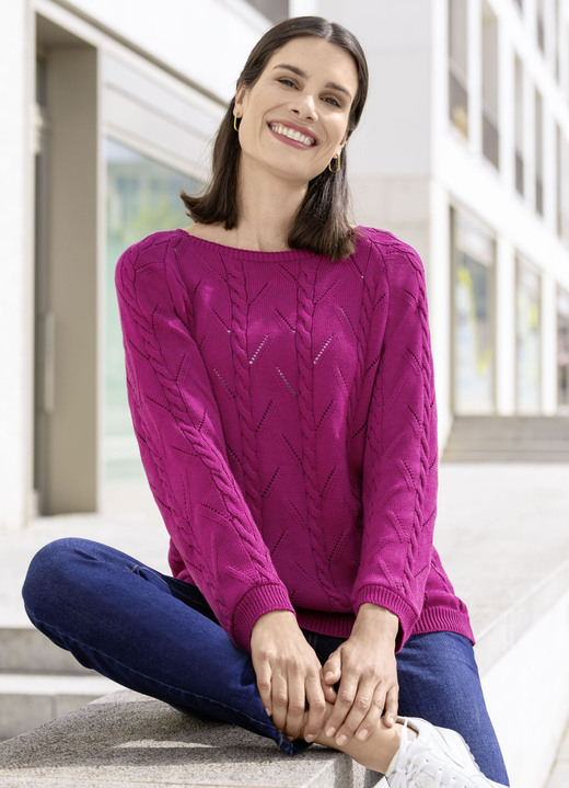 Basics - Pullover mit Zopfstrukturen und Ajourmustermix, in Größe 036 bis 052, in Farbe TÜRKIS Ansicht 4