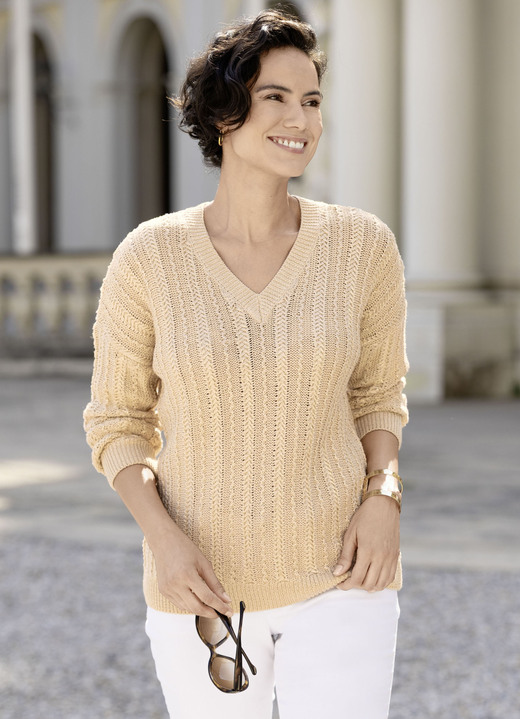Basics - Pullover mit edlen Glitzerakzenten, in Größe L(44/46) bis XXL(52/54), in Farbe BEIGE Ansicht 4
