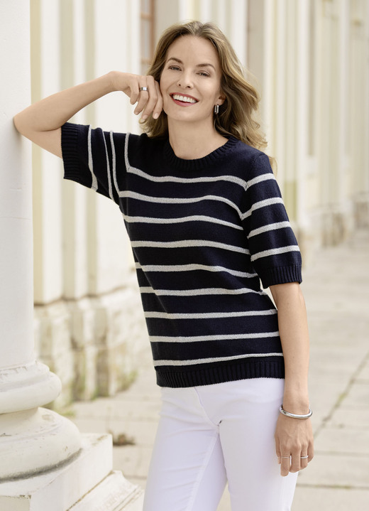 Pullover - Pullover mit edlen Glitzerstreifen, in Größe L(44/46) bis XS(32/34), in Farbe DUNKELBLAU-SILBERFARBEN Ansicht 2