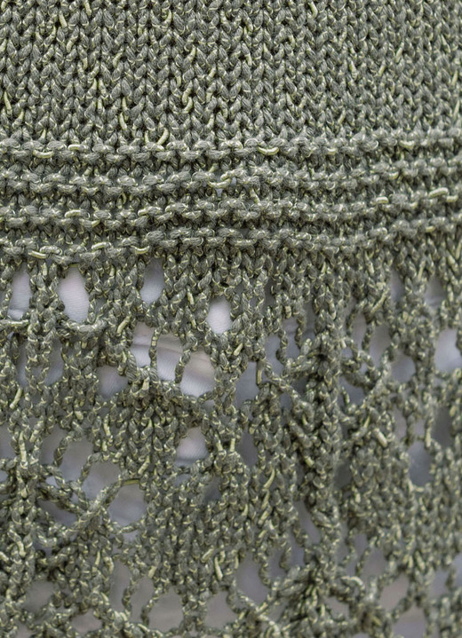 Basics - Pullover mit Melange-Effekt durch edles Glanzgarn, in Größe 036 bis 052, in Farbe OLIV MELIERT Ansicht 2