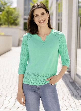 Pullover mit dekorativem Halsausschnitt