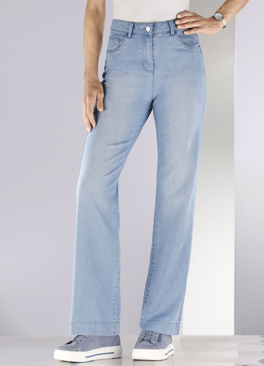 Hosen mit Knopf- und Reißverschluss - Jeans in 5-Pocket-Form , in Größe 017 bis 050, in Farbe DUNKELBLAU Ansicht 6