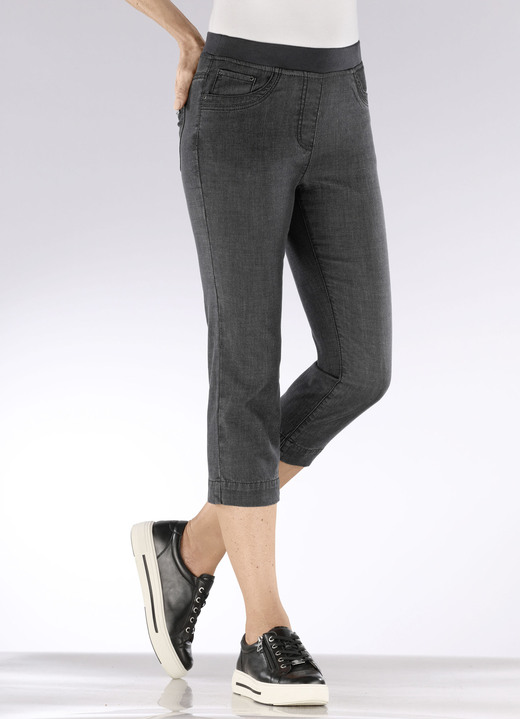 Hosen in Schlupfform - Caprijeans mit Strasssteinchenzier, in Größe 018 bis 052, in Farbe HELLBLAU Ansicht 6